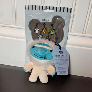 Deddy Bears Series 2 Clip-on
Plush - Frostbite Ultra Rare